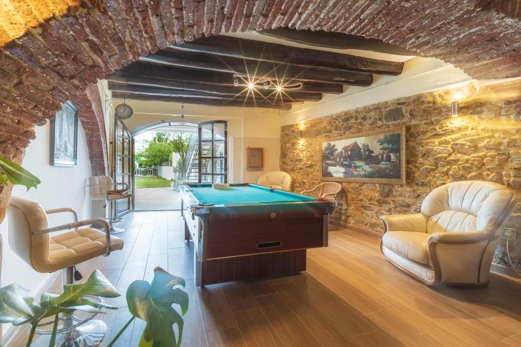 Newly Renovated Large Villa With Garden Castello  D'Empuries Exterior photo
